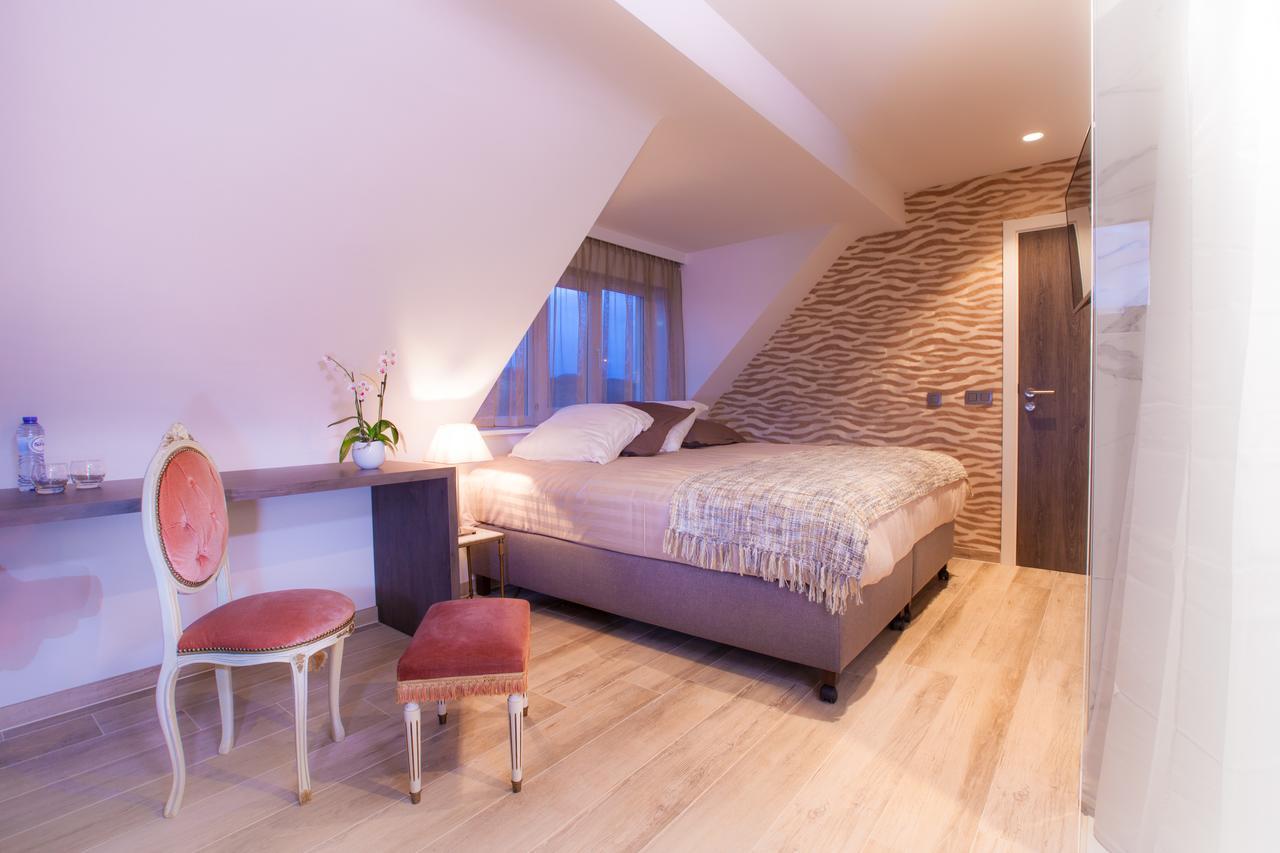 Sable D'O -Vlak Aan De Zee- Bed & Breakfast Mariakerke  Exterior photo